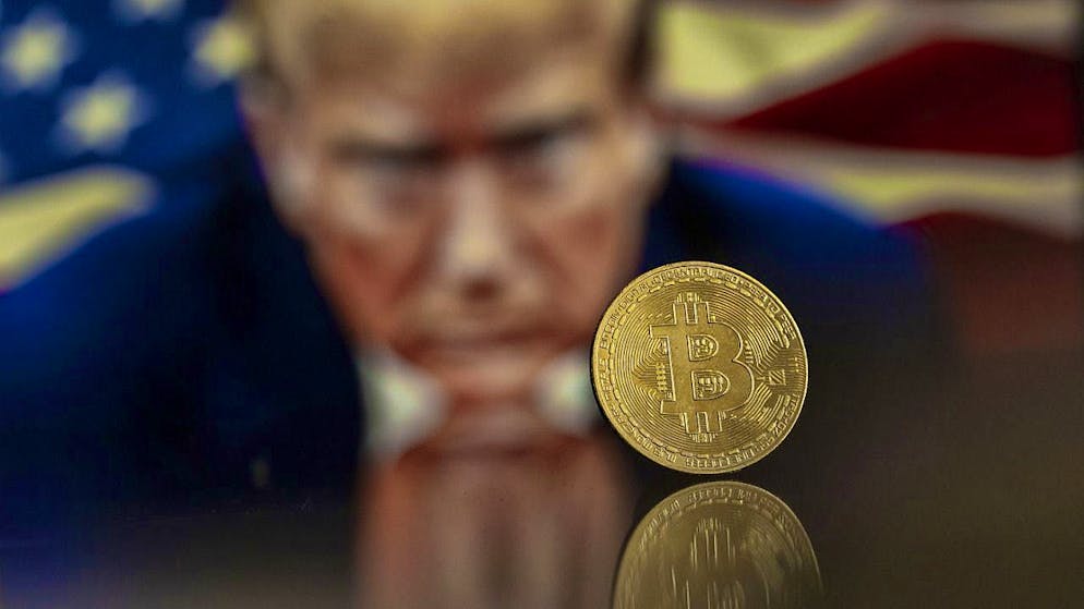 Bitcoin has risen to a new high shortly before Donald Trump's inauguration. Investors are hoping for crypto-friendly policies from the new US president. (symbolic image)