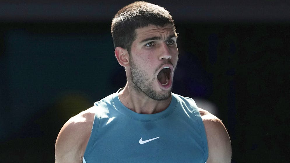 Carlos Alcaraz se dresse sur la route de Novak Djokovic.