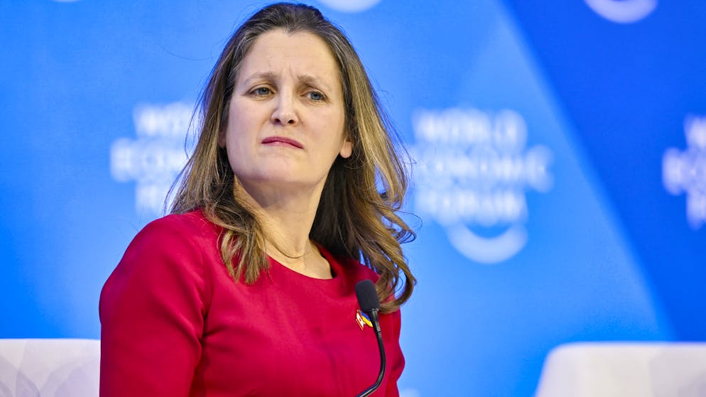 Chrystia Freeland s'est lancée pour remplacer Justin Trudeau à la tête du parti libéral et comme Premier ministre du Canada.