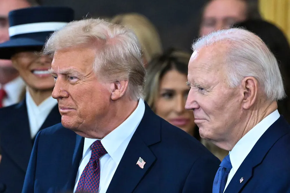 Il presidente americano uscente Joe Biden (destra) e il suo successore, Donald Trump. 