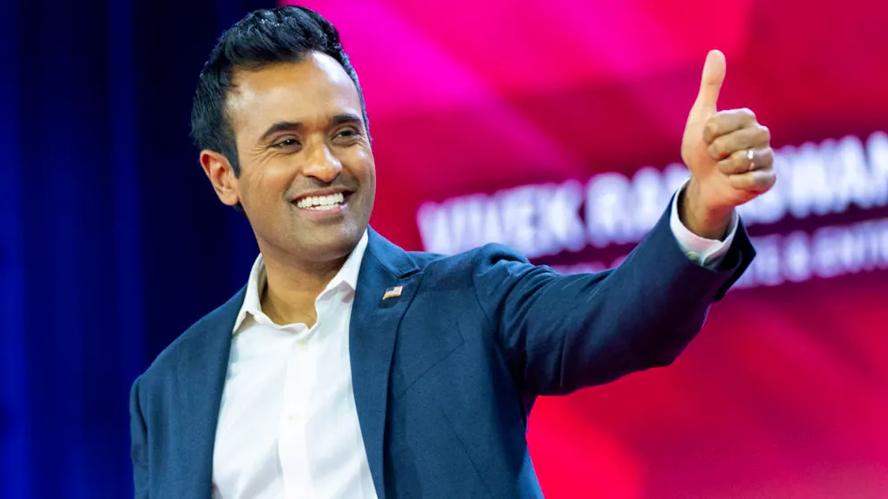 ARCHIV - Vivek Ramaswamy kommt an, um während der Conservative Political Action Conference, CPAC 2024, im National Harbor in Oxon Hill, Maryland, zu sprechen. Nun will er offenbar Gouverneur von Ohio werden (Archivbild). Foto: Alex Brandon/AP/dpa