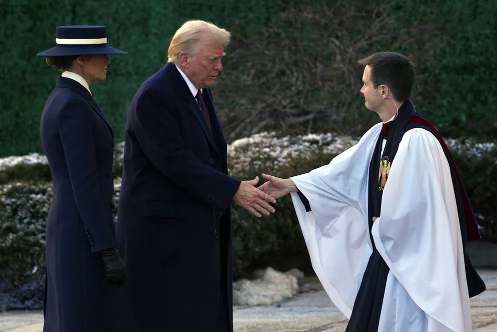 Donald Trump et son épouse Melania sont arrivés lundi matin dans l'église St John, juste en face de la Maison Blanche, pour un service religieux, première étape de la journée d'investiture à Washington.