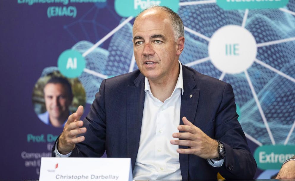 Mitte-Kandidaten. Agraringenieur Christophe Darbellay war von 2003 bis 2015 Mitglied des Nationalrates; heute ist er Mitglied der Walliser Kantonsregierung, des Staatsrats. Nach Smartvote ist Darbellay ein gemässigter, zurückhaltend konservativer Politiker. Im Parlamentsspiegel lag er in der Mitte seiner Partei. Später machte er sich auch für grüne Anliegen stark.