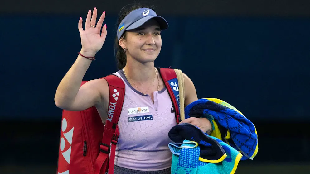 Eva Lys sagt Melbourne Bye Bye.