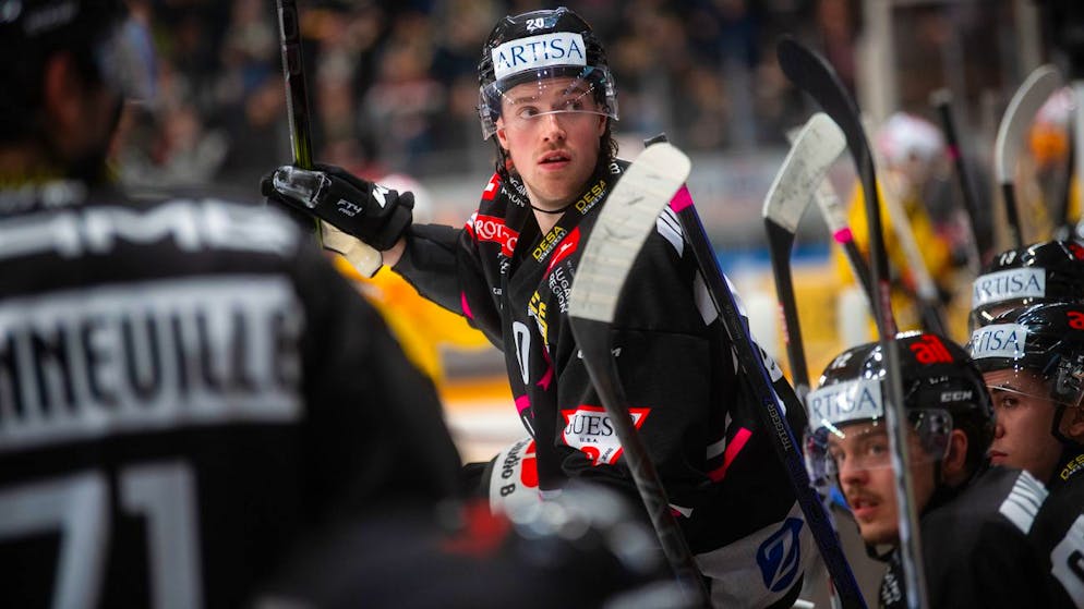 Cole Cormier, sur le banc durant une rencontre de National League.