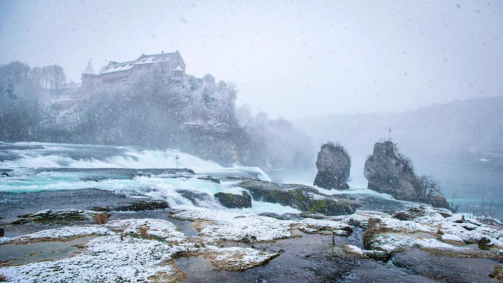 Ein früherer Geschäftsführer des Besucherzentrums beim Schloss Laufen am Rheinfall soll rund 400'000 Franken veruntreut haben. Am Dienstag steht er deswegen vor Gericht. (Symbolbild)