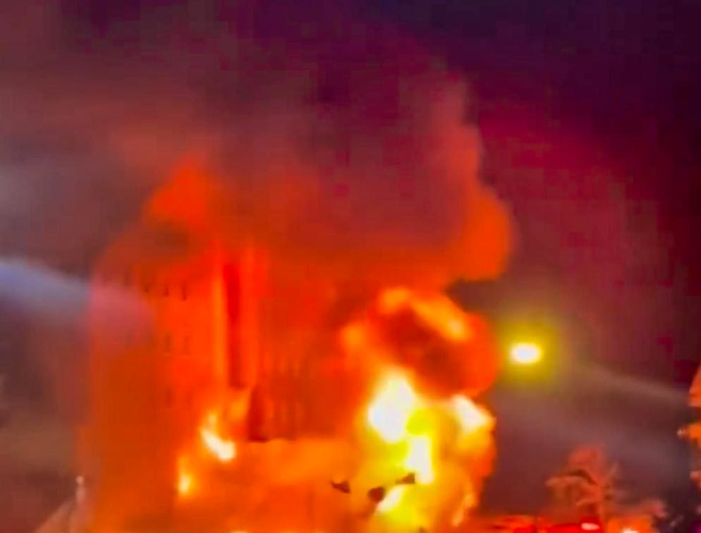 Fire at ski resort claims at least 10 lives. 