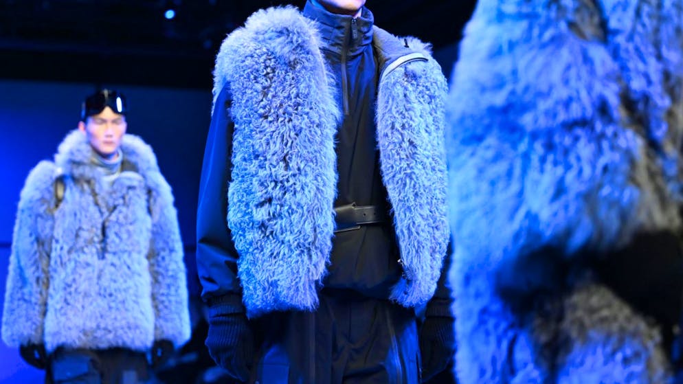 La Fashion Week masculine parisienne démarre mardi. Photo: Création de Giorgio Armani lors de la Semaine de la mode de Milan lundi.