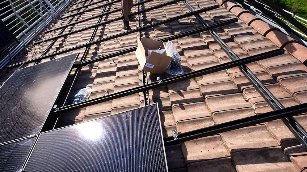 Les Genevois voteront ces prochains mois sur l'initiative "Pour une transition rapide vers le solaire". Les Vert'libéraux ont décidé de maintenir leur texte en raison du manque d'ambition du contre-projet voté par le Grand Conseil en décembre (illustration).