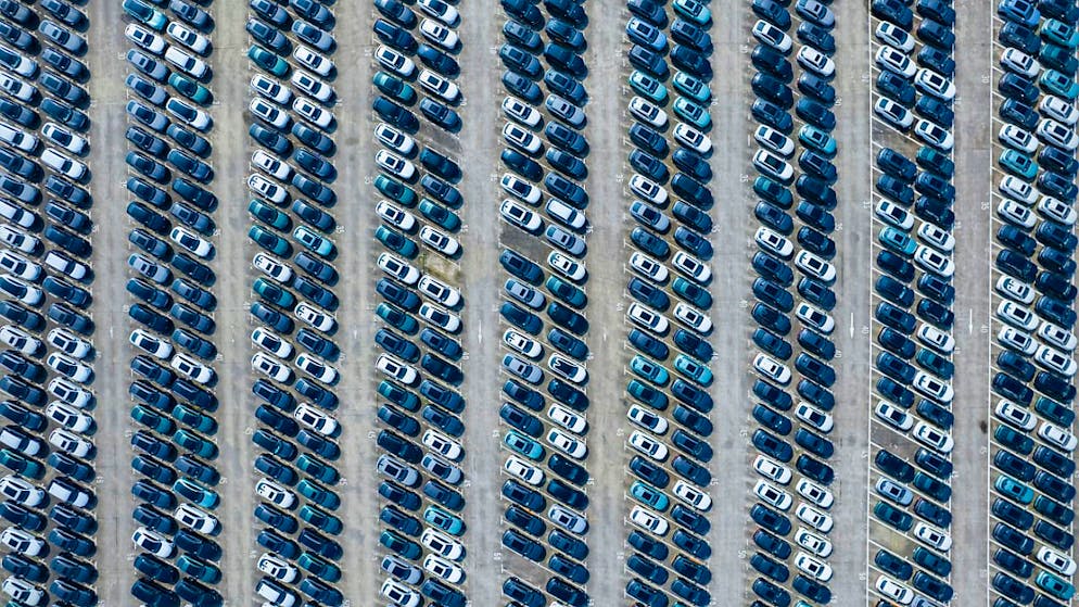 Les voitures hybrides ont pris le contrôle d'un marché automobile européen au ralenti en 2024, tandis que les électriques ont perdu du terrain. (archives)