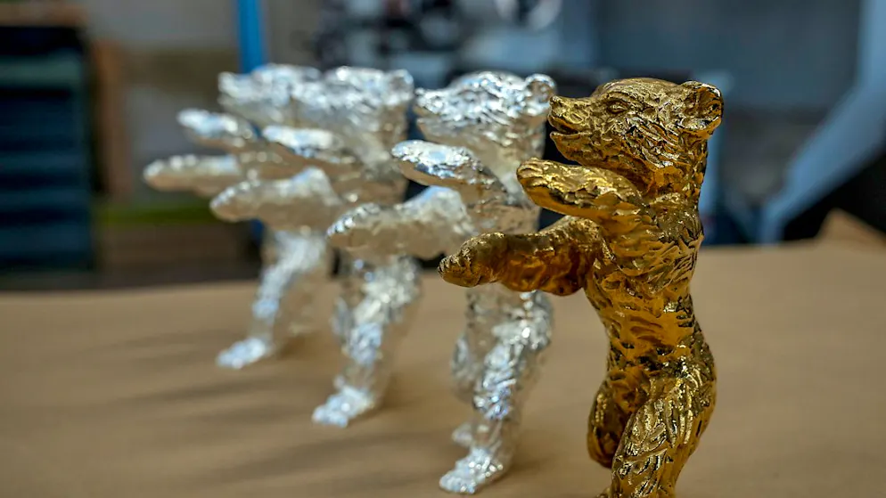 Der Wettbewerb der Berlinale ist Herzstück des Festivals. Dabei ist der Goldene Bär der wichtigste Filmpreis der Berlinale. Mit "La Cache" und "Mother's Baby" haben auch Schweizer Koproduktionen Chancen auf die renommierte Auszeichnung.