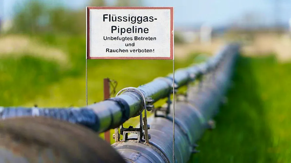 Natural gas continues to displace oil and oil products in various sectors. (archive image)