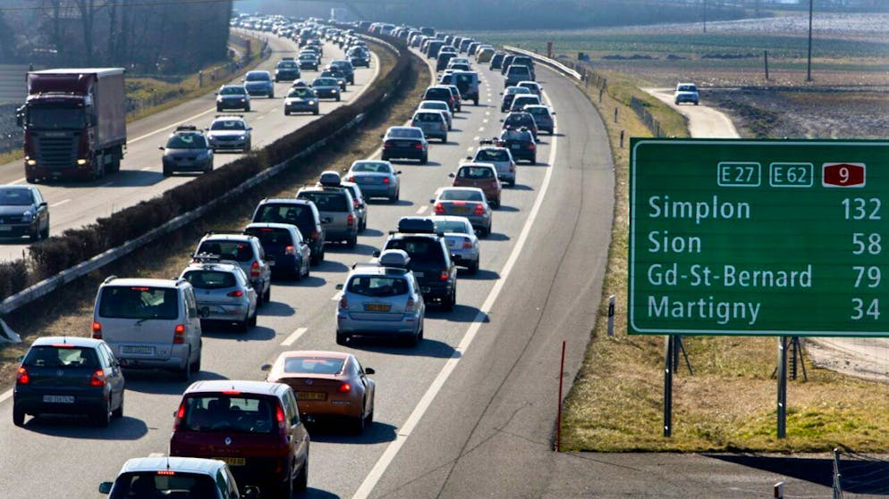 Wegen der Sportferien muss in den kommenden Wochen vielerorts mit einem höherem Verkehrsaufkommen gerechnet werden. (Archivbild)