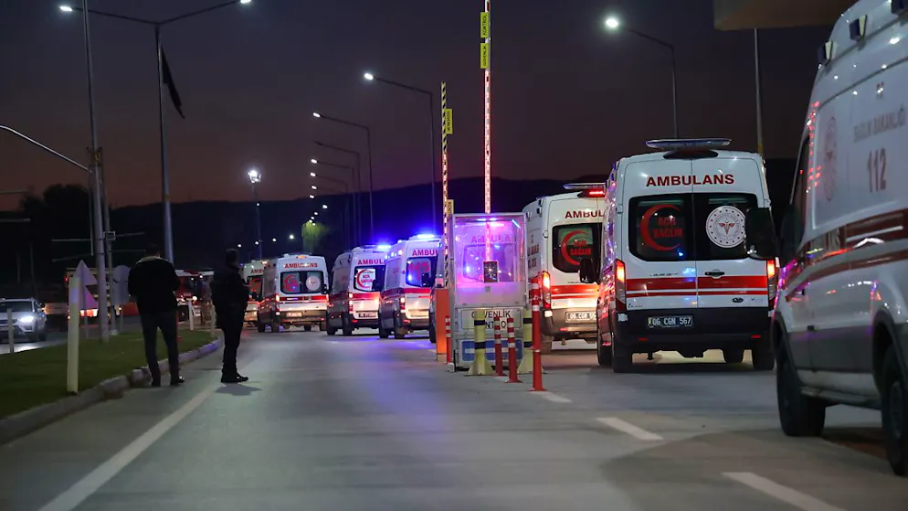 Scoppiate nella notte. Fiamme in un hotel della località sciistica turca di Kartalkaya, almeno 10 morti