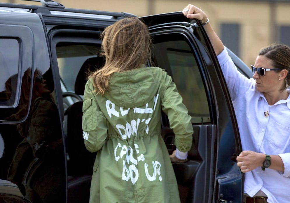 2018 zeigte sich Melania Trump mit einer Jacke mit der Aufschrift: «I really don’t care, do u?»