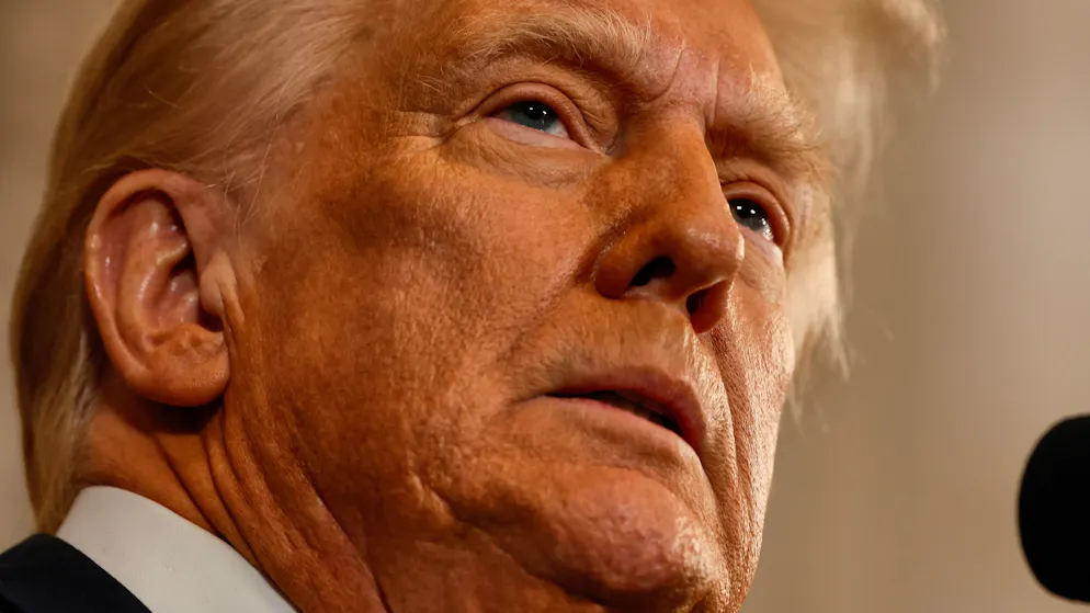 Trumps triumphierende Straftäter und Zweifel am Rechtssystem - Gallery. Trump rechtfertigt seine Entscheidung und weicht kritischen Nachfragen aus. 