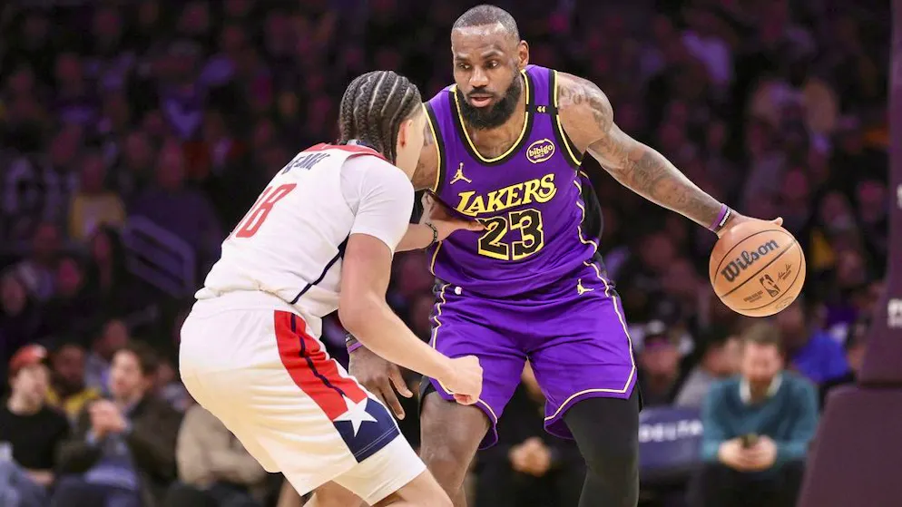 Kyshawn George n’a rien pu faire face à un LeBron James brillant mardi.