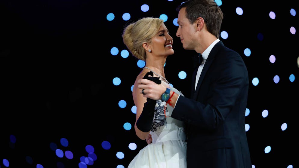 Pleine de sens. Quand Ivanka Trump transforme sa robe en message