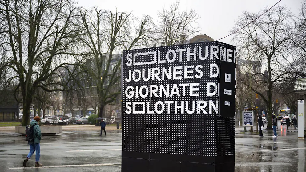 Ab Mittwoch prägen die Solothurner Filmtage wieder eine Woche lang die Stadt am Jurasüdfuss. An der 60. Ausgabe erwarten das Publikum viele Dokus, biografische Filme sowie einige schwere Themen. (Archivbild)