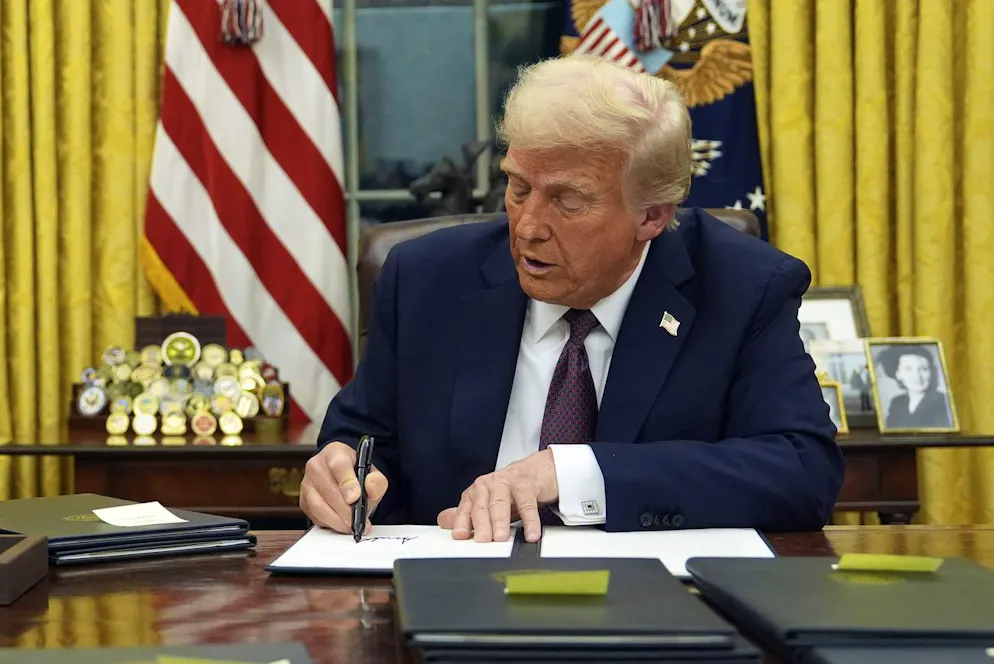 Donald Trump hat schon hunderte Dekrete unterschrieben. 
