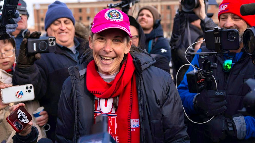 Trump's triumphant criminals and doubts about the legal system - Gallery. Trump supporters celebrated the releases as a victory.