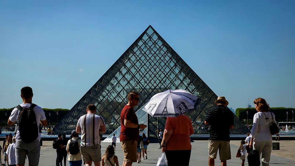 La celebre piramide viene definita molto inospitale, soprattutto nelle giornate calde.