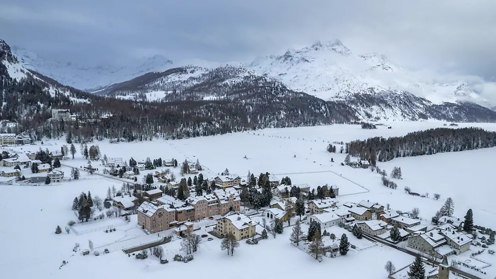 La popolazione del Comune di Sils ha approvato un'iniziativa per mantenere il numero di case primarie.