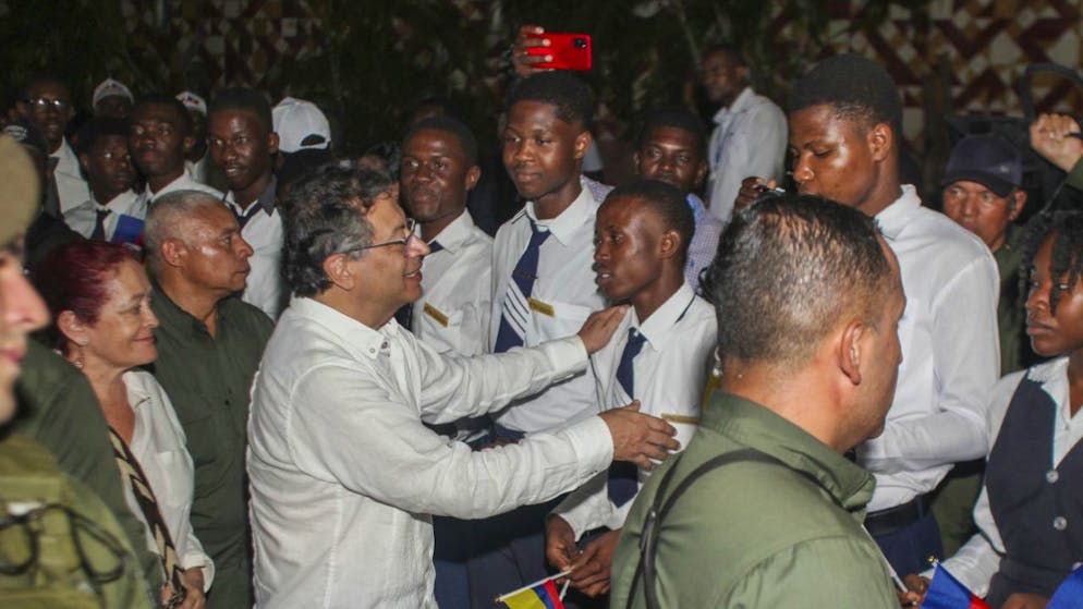 Petro durante la sua visita sull'isola caraibica.