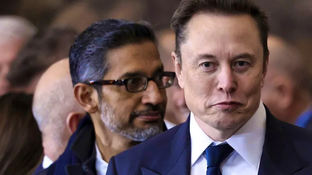 Elon Musk has been flaunting his closeness to Donald Trump for weeks. But when an AI rival is in the spotlight, he talks down a project supported by the US President.