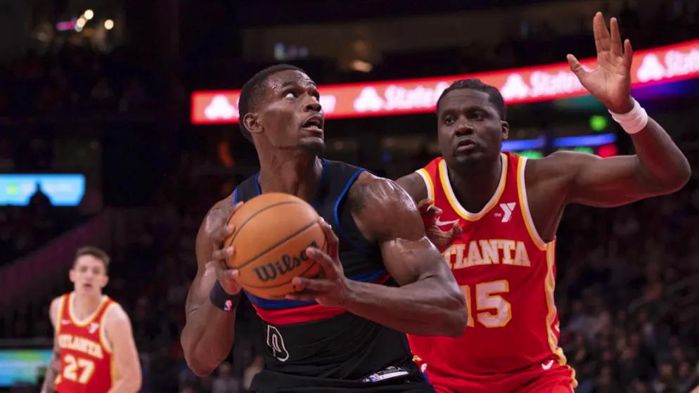 Clint Capela verteidigt gegen Detroit Pistons Center Jalen Duren