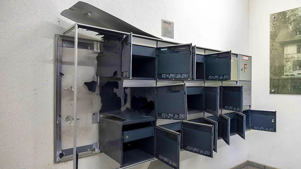 Last November, a parcel bomb exploded in the entrance hall of a building in Grange-Canal GE. A twelve-year-old girl was seriously injured. (archive picture)