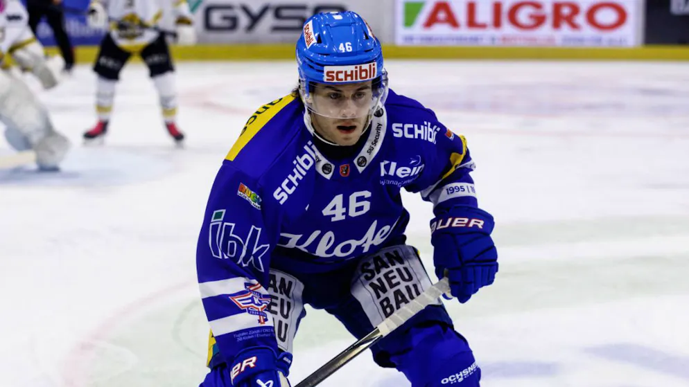 Ein Rekord in Zug und viel Spektakel in Lausanne und Freiburg - Gallery. Der von den Rapperswil-Jona Lakers verpflichtete Pontus Aberg fügte sich in Kloten mit zwei Torvorlagen perfekt ein.