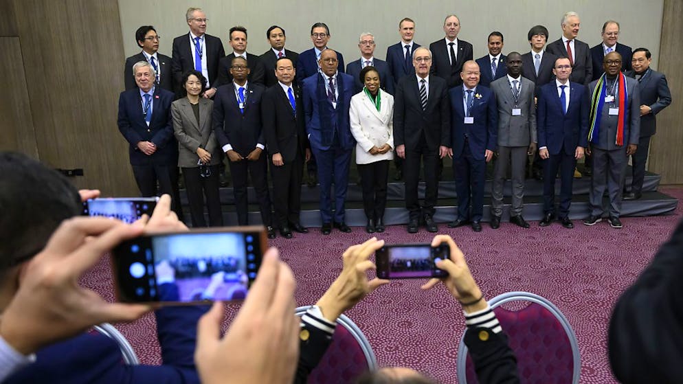 Plus de 50 rencontres bilatérales pour le Conseil fédéral au WEF - Gallery. Au terme d'une semaine bien chargée, Guy Parmelin a présidé vendredi une réunion informelle de l'OMC à Davos.