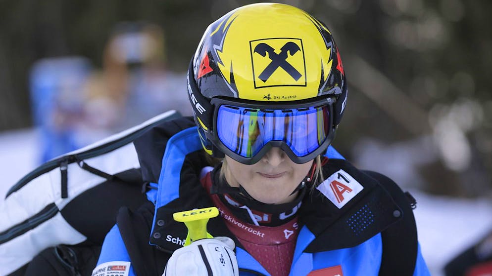 Abfahrt in Garmisch-Partenkirchen. Nina Ortlieb stürzt schwer und bricht sich Unterschenkel