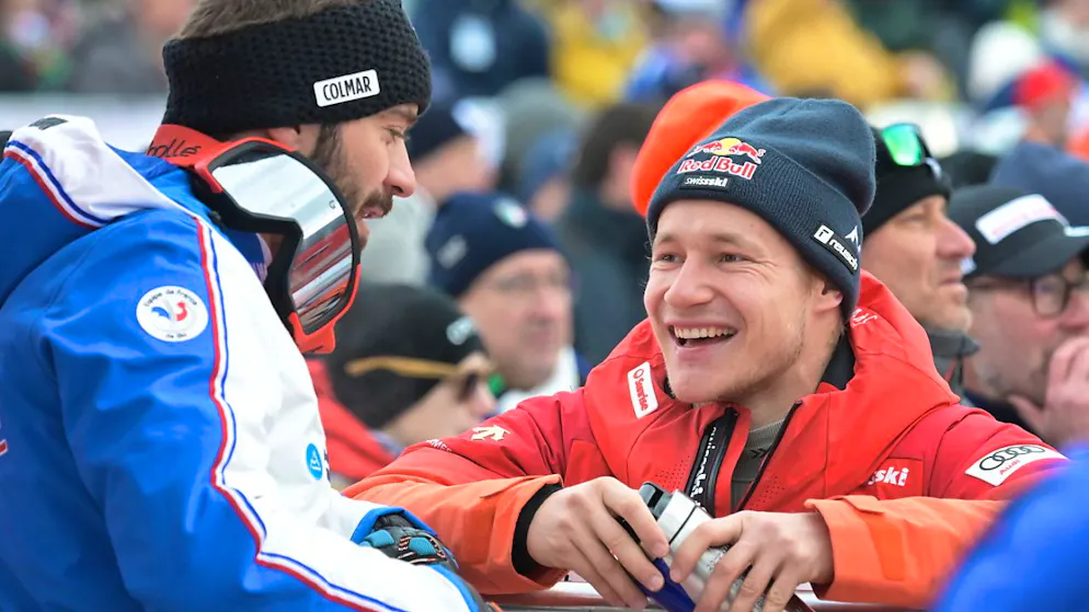 Odermatts achte Abfahrt in Kitzbühel soll den ersten Sieg bringen - Gallery. In der ersten von zwei Abfahrten im Januar 2024 wird Marco Odermatt Dritter, im Ziel unterhält er sich mit Sieger Cyprien Sarrazin