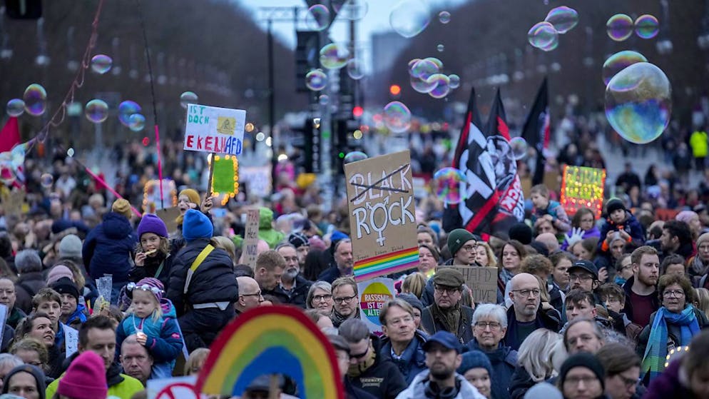 Estero. Manifestazioni contro l'estrema destra in tutta la Germania