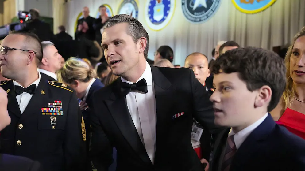 Pete Hegseth, un ancien major de l'armée de 44 ans, est actuellement  présentateur de Fox News.