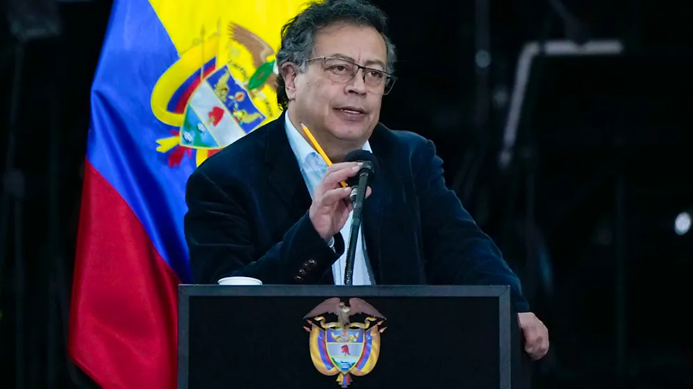 ARCHIV - Der kolumbianische Präsident Gustavo Petro spricht bei einer Veranstaltung in Bogota. Foto: Fernando Vergara/AP/dpa