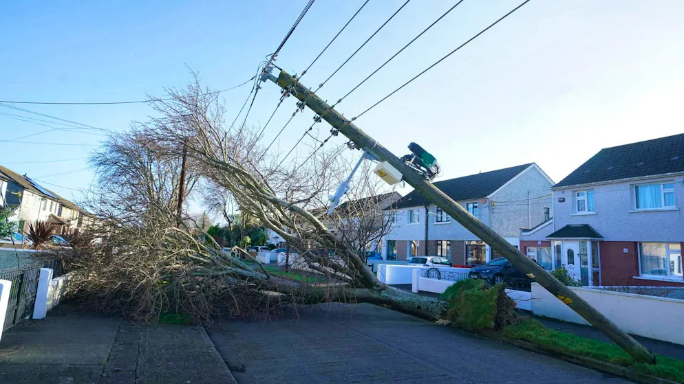 Another death after storm Éowyn - thousands without power - Gallery. The island of Ireland was particularly badly affected. 