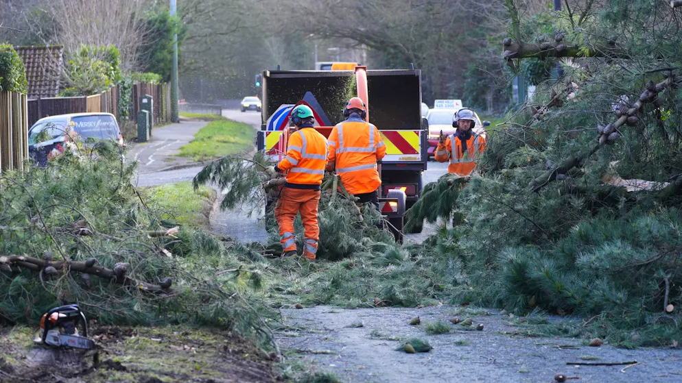 Weiterer Toter nach Sturm Éowyn – Tausende ohne Strom - Gallery. In Grossbritannien wütete der Sturm vor allem im Norden.