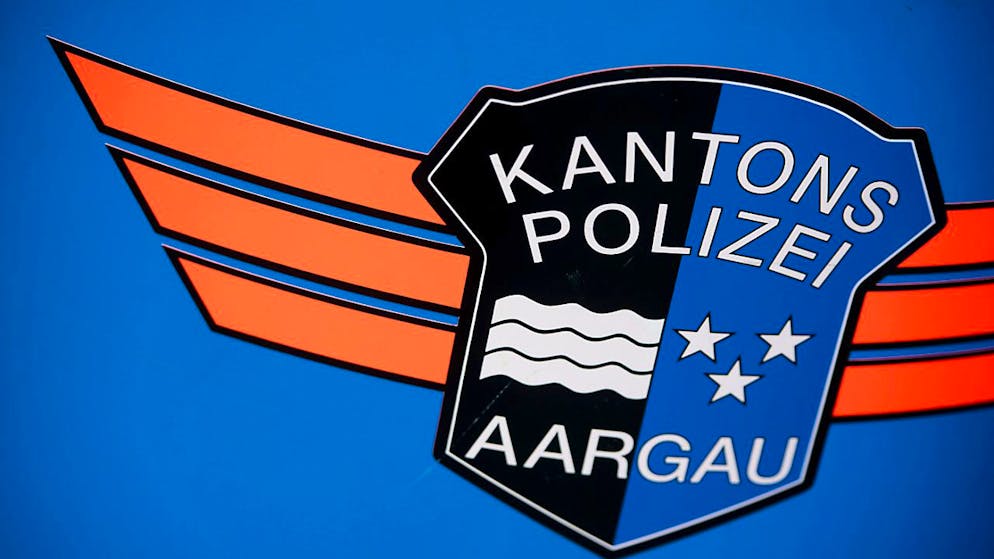 Die Kantonspolizei Aargau sucht Zeugen der Schiesserei in einem türkischen Lebensmittelgeschäft in Kleindöttigen AG. (Archivbild)