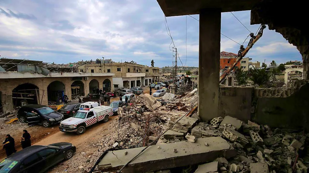 Cars belonging to Lebanese villagers clog a destroyed road in the southern Lebanese border village of Ayta ash-Shaab. Photo: Marwan Naamani/dpa
