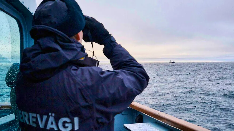 ARCHIVE - An Estonian naval vessel sails in the Baltic Sea as part of increased NATO patrols in the region following a suspected act of sabotage on submarine cables. Photo: Hendrik Osula/AP/dpa/Archive image