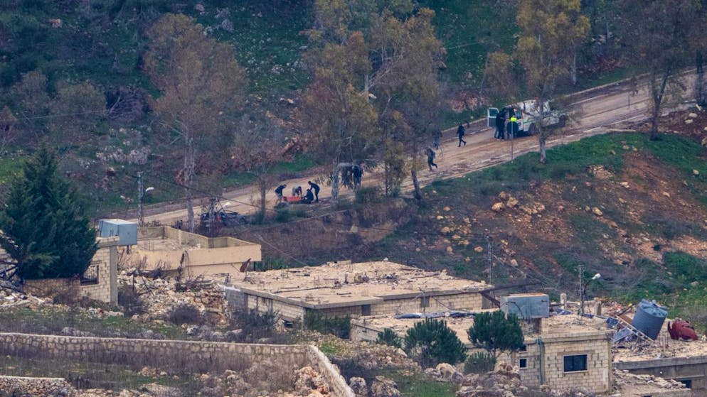 Secondo l'IDF è stato aperto il fuoco per "allontanare le minacce" in diverse aree in cui "sospettati si sono avvicinati alle forze" israeliane nel sud del Libano.