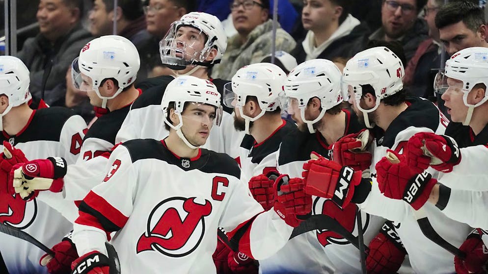 NHL. Goalscorer Hischier injured ++ Meier leads to victory