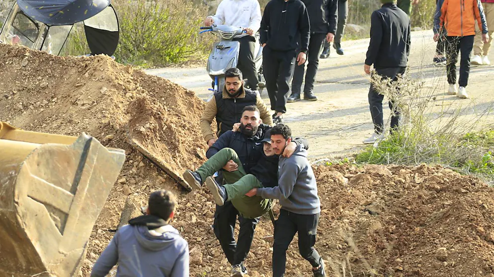 L'armée israélienne a ouvert le feu dimanche sur des civils libanais qui tentaient de rentrer chez eux dans le sud du Liban, faisant 22 morts selon les autorités libanaises.