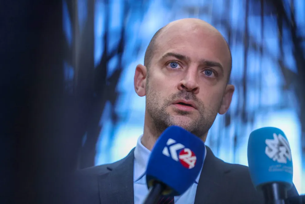 «La France exprime sa solidarité à l'égard de la République démocratique du Congo, de son intégrité territoriale. (...) Les combats doivent cesser et le dialogue doit reprendre», a exhorté M. Barrot à Bruxelles, avant un conseil des ministres des Affaires étrangères de l'Union européenne.