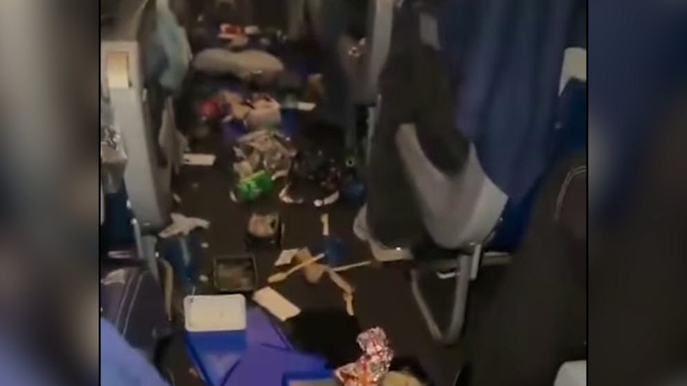 Notfall über dem Atlantik. Dreamliner-Passagiere: «Heftiger Stoss und abrupter Sinkflug»