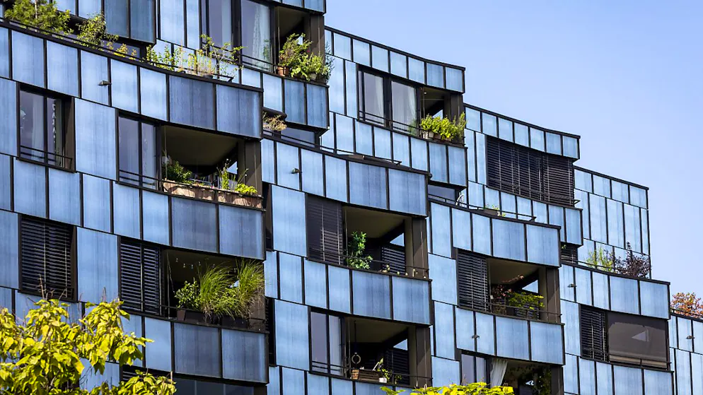 Si la croissance des prix a été modeste en 2024, le volume des transactions sur le marché immobilier suisse a lui diminué de 6%, marquant ainsi la deuxième année consécutive de contraction.