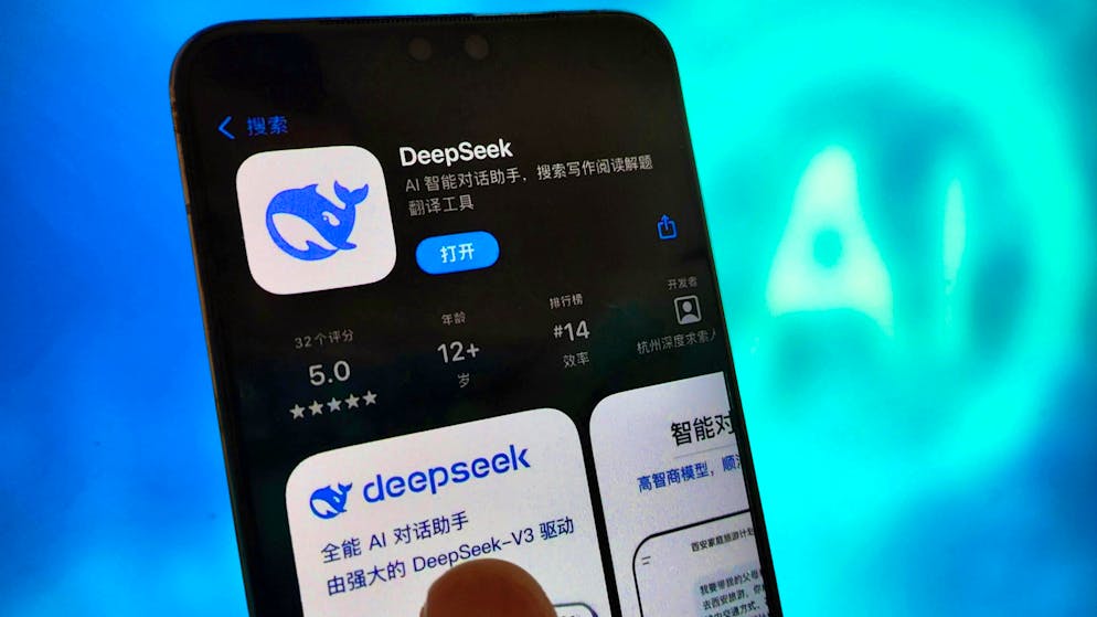 Investors tremble over Chinese AI Will Wall Street crash today? blue